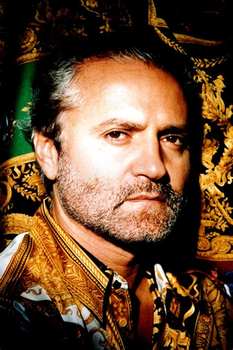 il fondatare di versace|gianni versace biografia.